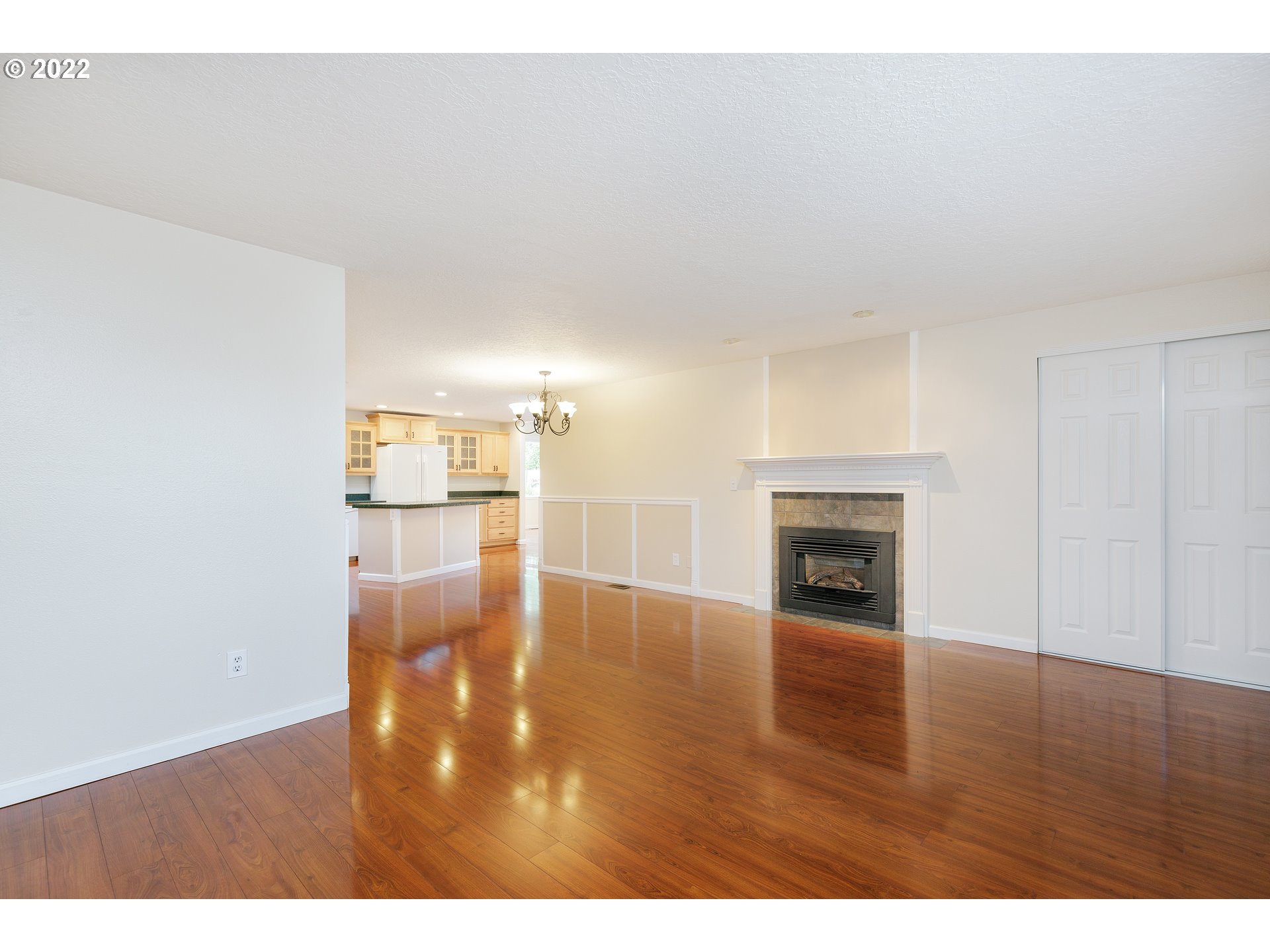 1930 Southeast Palmblad Road Gresham, OR 97080 - Photo 5 of 28 Living Room/Dining Room