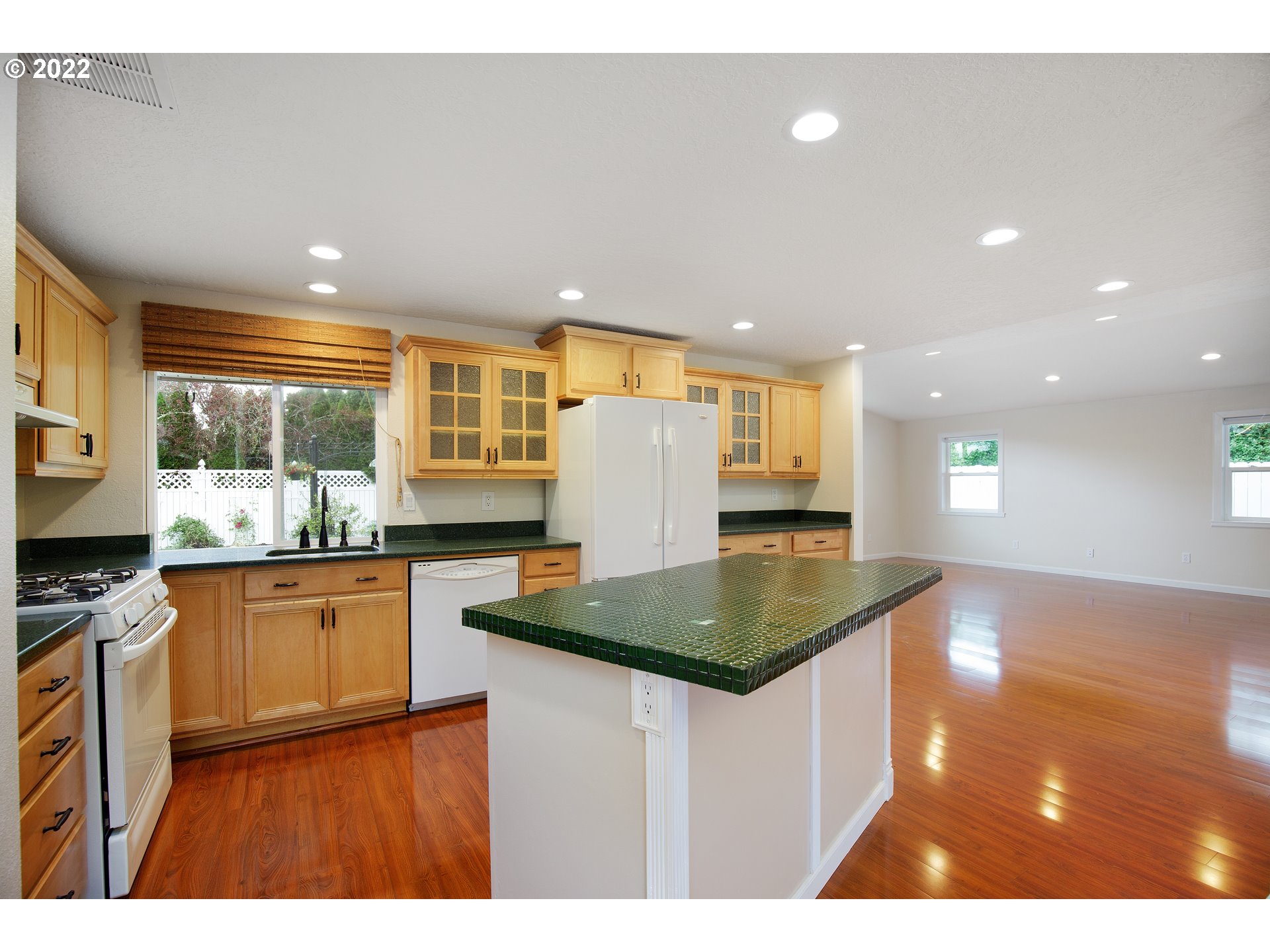 1930 Southeast Palmblad Road Gresham, OR 97080 - Photo 6 of 28 Kitchen/Family Room
