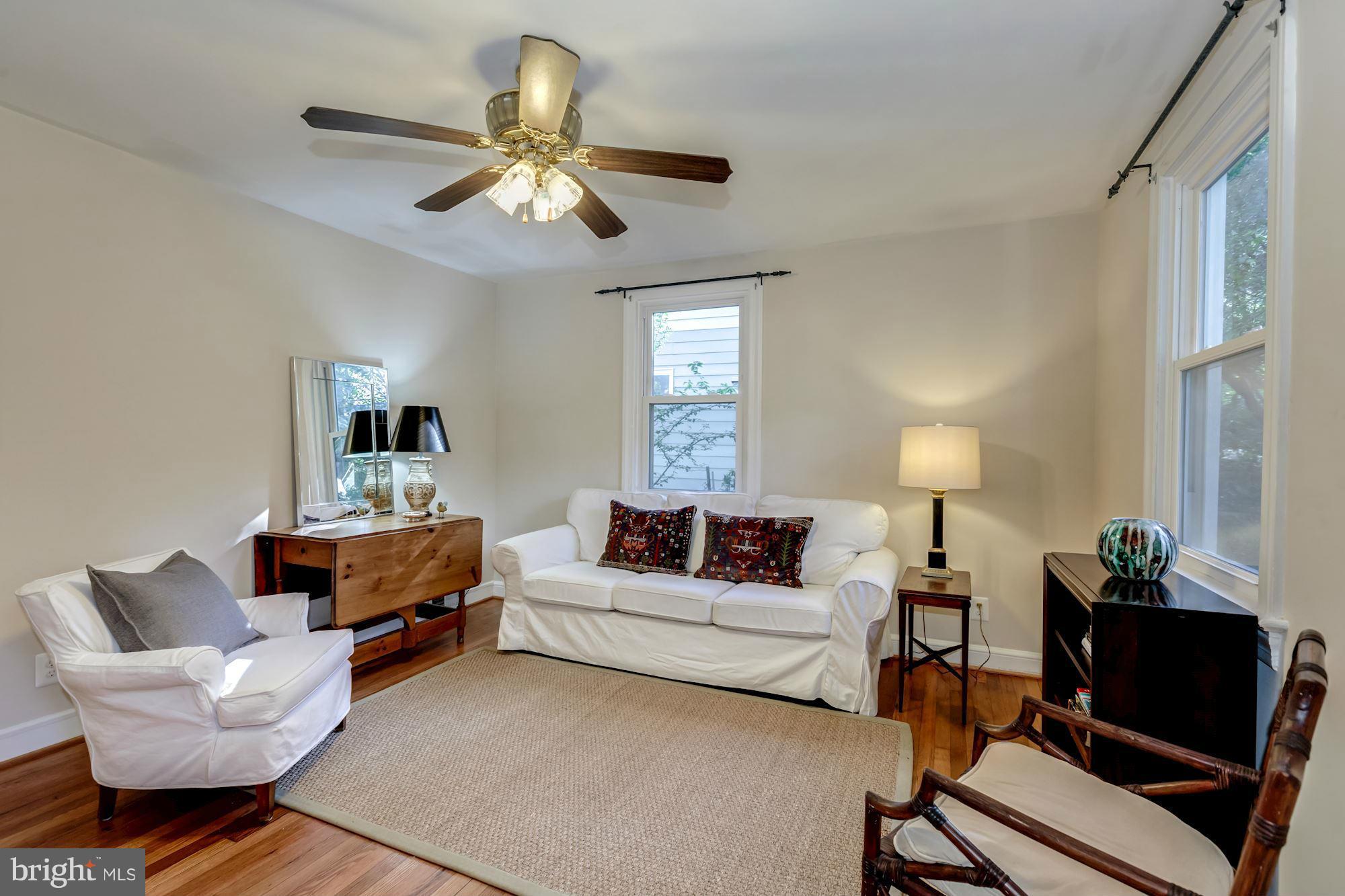 709 Silver Spring Avenue Silver Spring, MD 20910 - Photo 2 of 24 Living Room