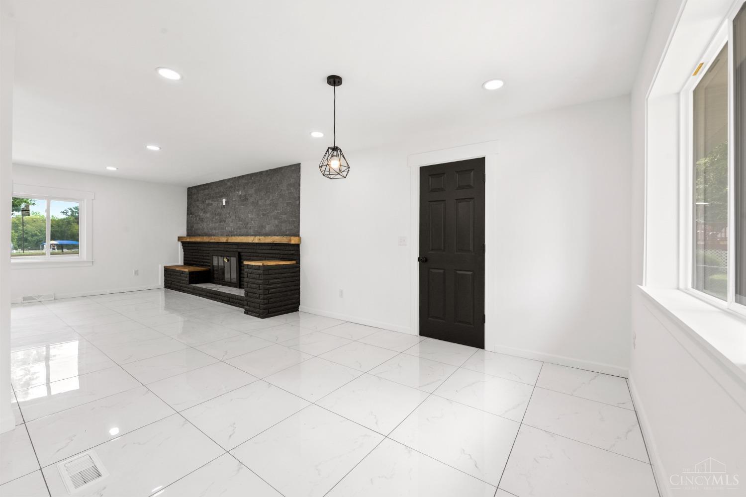 8927 Cheviot Road Cincinnati, OH 45251 - Photo 6 of 31 Gallery Image 6