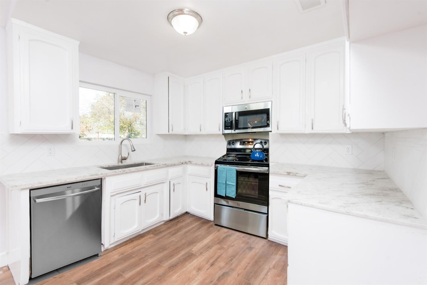 17242 Rodeo Drive Madera, CA 93638 - Photo 2 of 26 Gallery Image 2