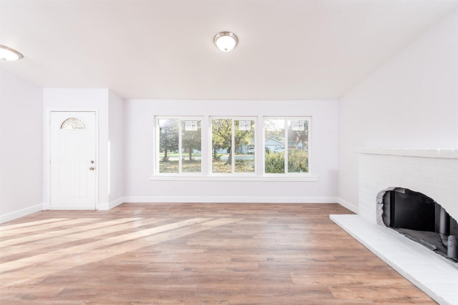 17242 Rodeo Drive Madera, CA 93638 - Photo 3 of 26 Gallery Image 3