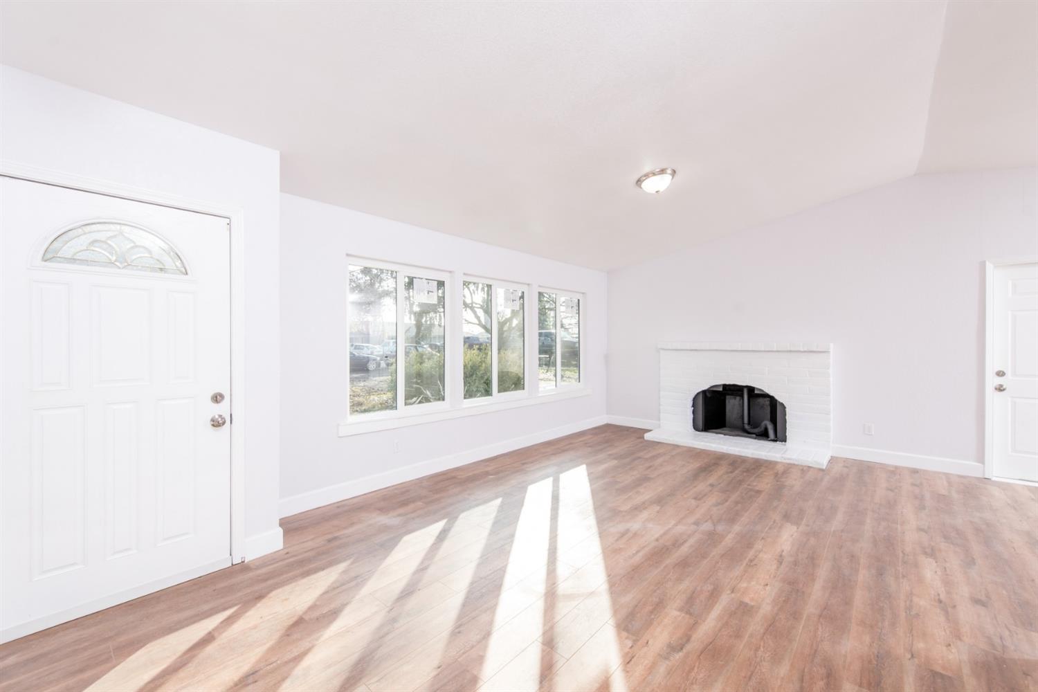 17242 Rodeo Drive Madera, CA 93638 - Photo 5 of 26 Gallery Image 5