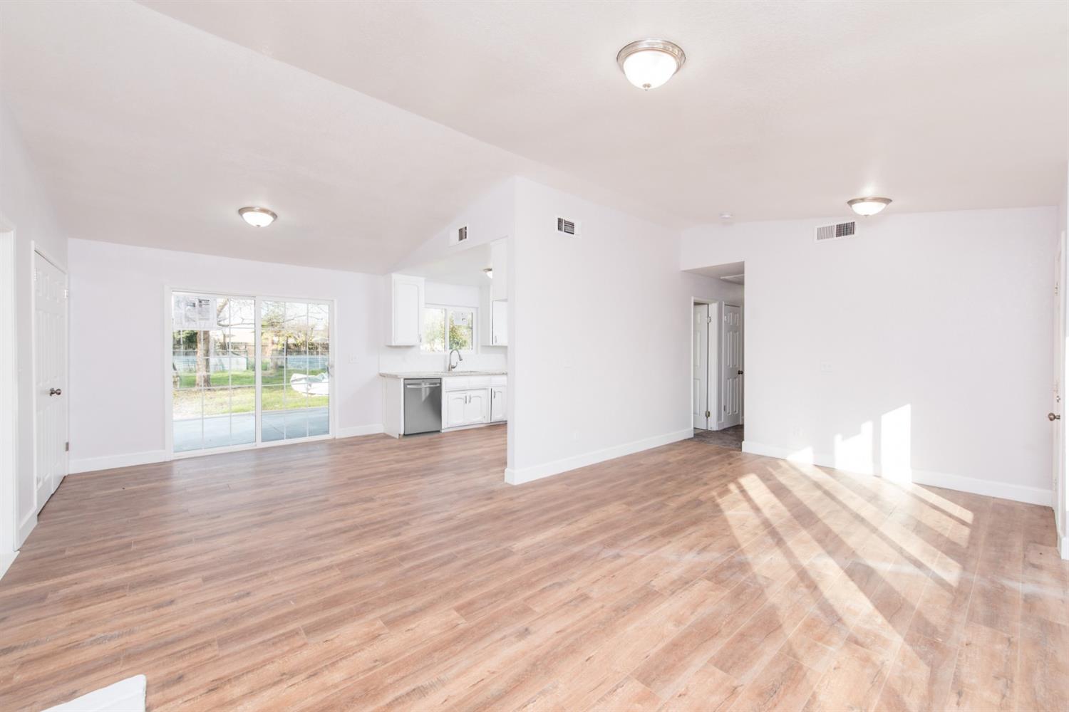 17242 Rodeo Drive Madera, CA 93638 - Photo 7 of 26 Gallery Image 7