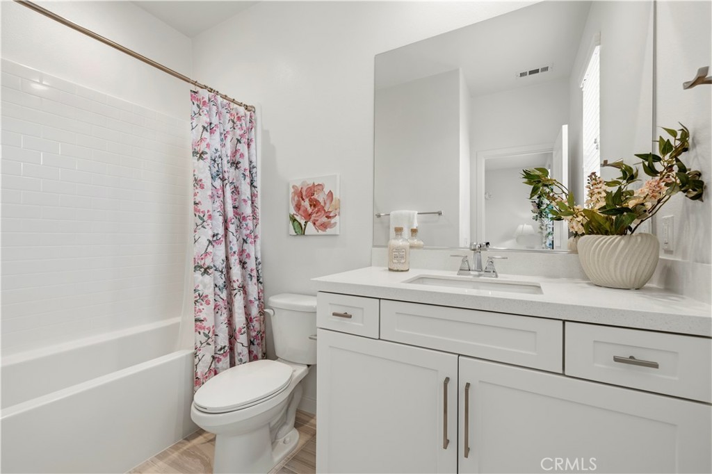 18135 Tableau Way Saugus, CA 91350 - Photo 35 of 43