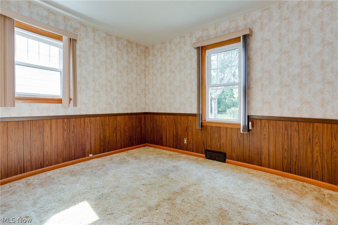 4878 South Sedgewick Road Cleveland, OH 44124 - Photo 13 of 31 Bedroom with back yard view...