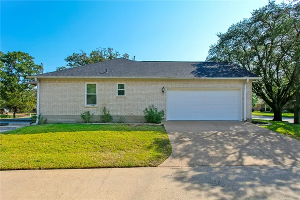 $319,900 | 5901 Sheffield Terrace Lane, Bryan, TX 77802