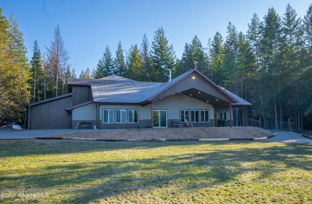$924,000 | 111 Majestic Lane, Bonners Ferry, ID 83805