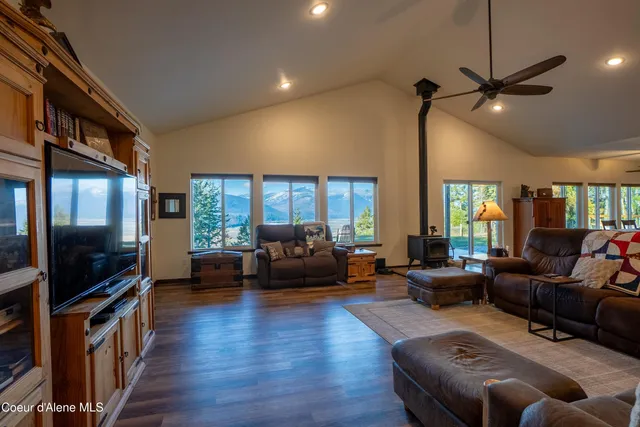 $924,000 | 111 Majestic Lane, Bonners Ferry, ID 83805