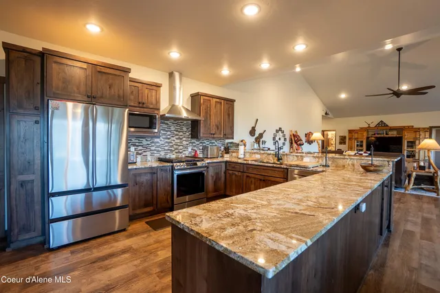 $924,000 | 111 Majestic Lane, Bonners Ferry, ID 83805