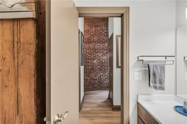 $200,000 | 308 West 8th Street, Unit 201, Kansas City, MO 64105