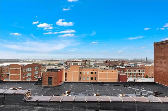 $200,000 | 308 West 8th Street, Unit 201, Kansas City, MO 64105