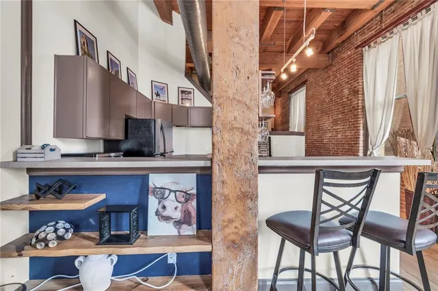 $200,000 | 308 West 8th Street, Unit 201, Kansas City, MO 64105