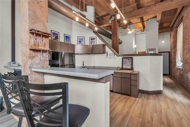 $200,000 | 308 West 8th Street, Unit 201, Kansas City, MO 64105