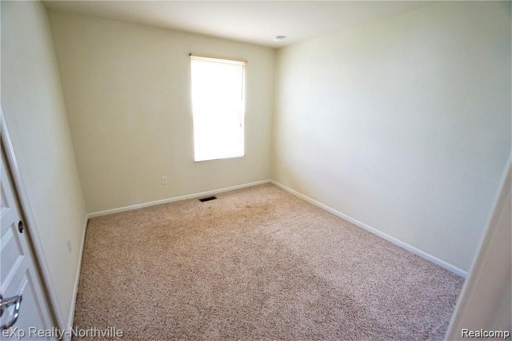 28385 Declaration Drive Novi, MI 48377 - Photo 14 of 21