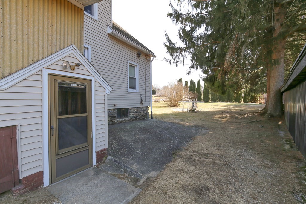 40 Dodge Hill Road Sutton, MA 01590 - Photo 27 of 42