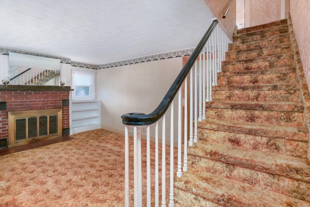 40 Dodge Hill Road Sutton, MA 01590 - Photo 4 of 42