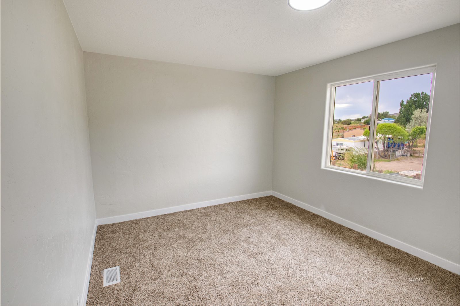732 Spring Valley Parkway Spring Creek, NV 89815 - Photo 8 of 26 Gallery Image 8
