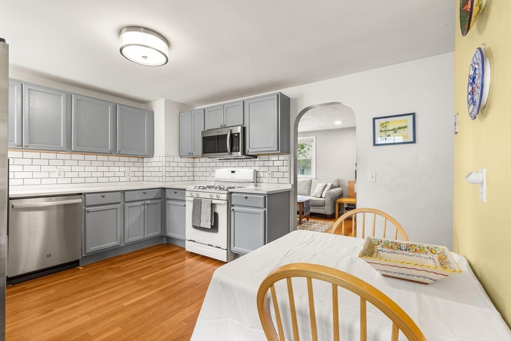 301 Hardy Pond Road Waltham, MA 02451 - Photo 7 of 22