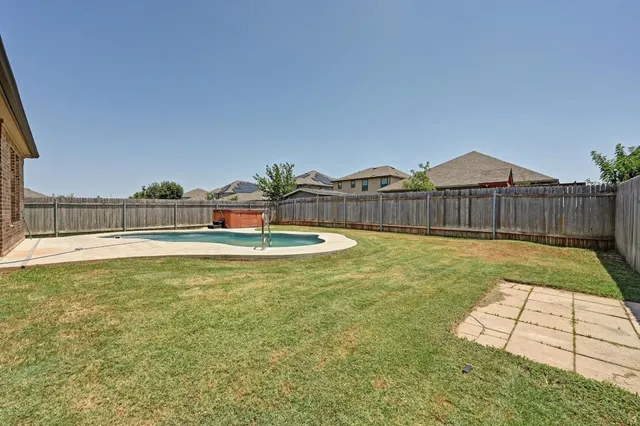 a swimming pool with mountain view
