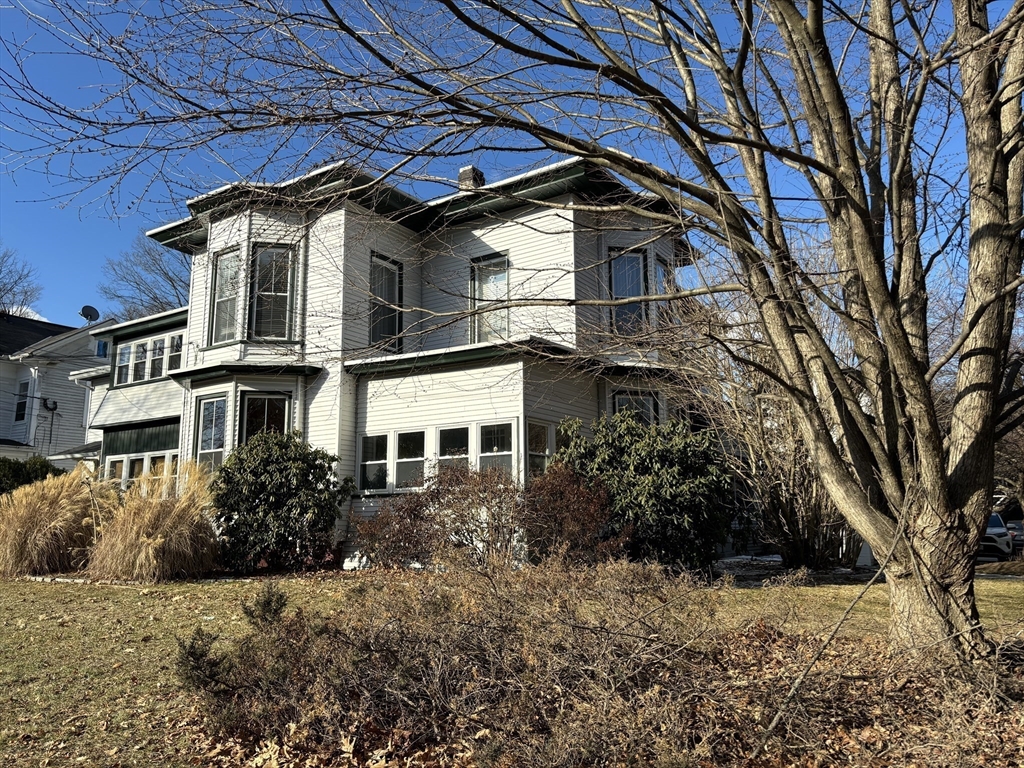 31 Lyman Road, Unit B Northampton, MA 01060 - Photo 2 of 21 Gallery Image 2