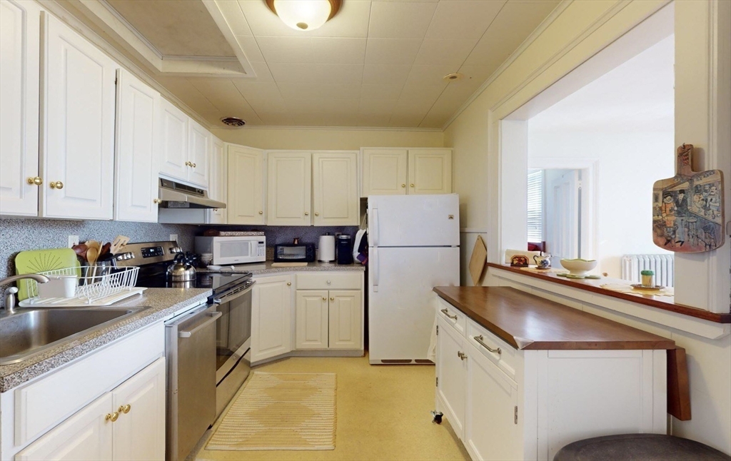 31 Lyman Road, Unit B Northampton, MA 01060 - Photo 8 of 21 Gallery Image 8
