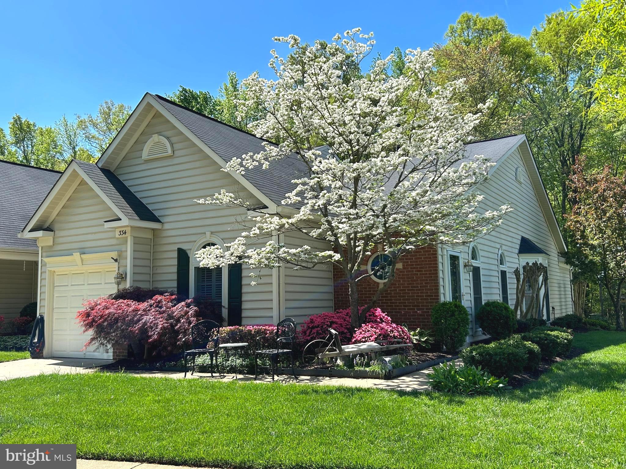 334 Colony Point Place Edgewater, MD 21037 - Photo 44 of 44 With everything in bloom!