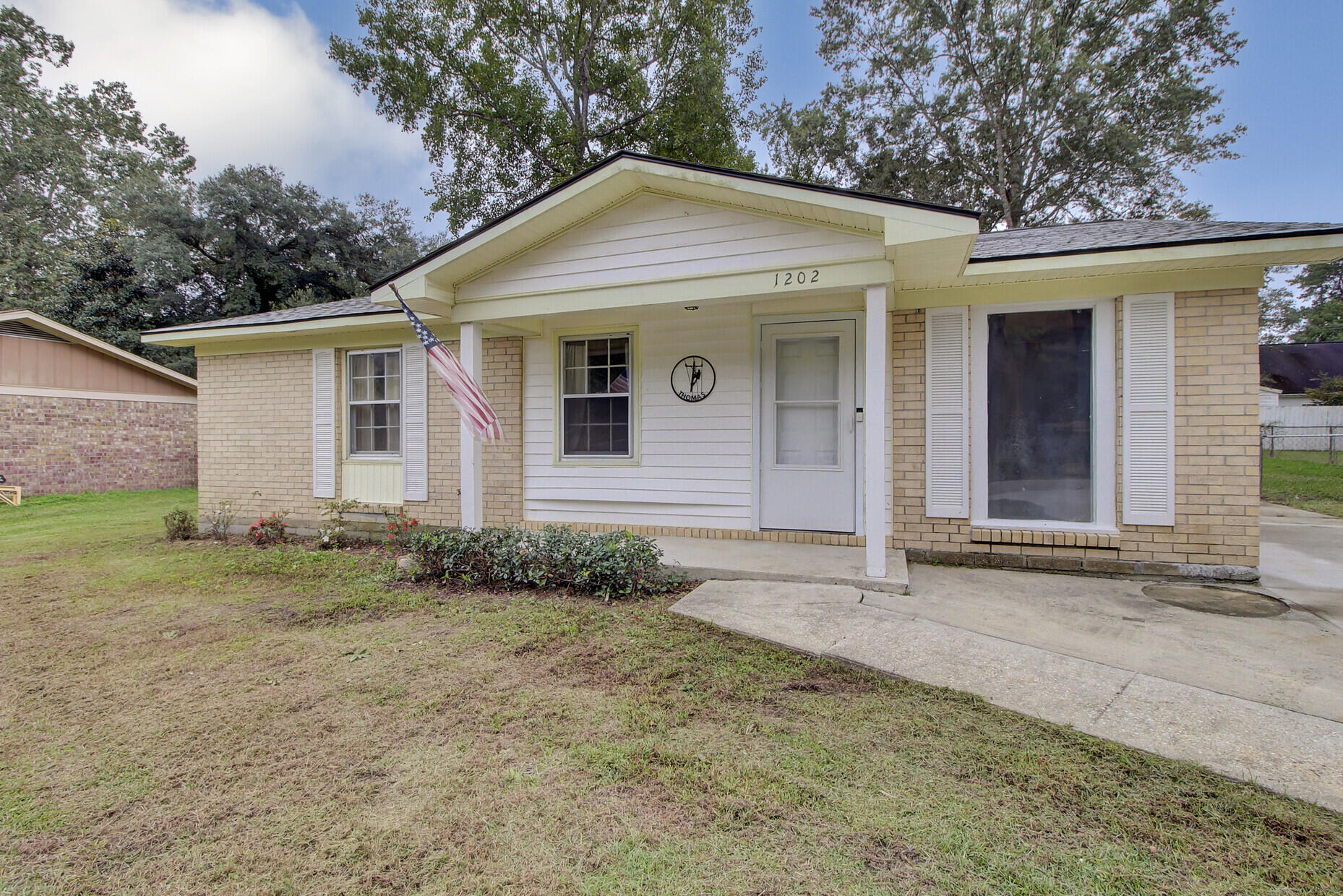 1202 State Rd S-8-806 Moncks Corner, SC 29461 - Photo 4 of 33 05_5_mls