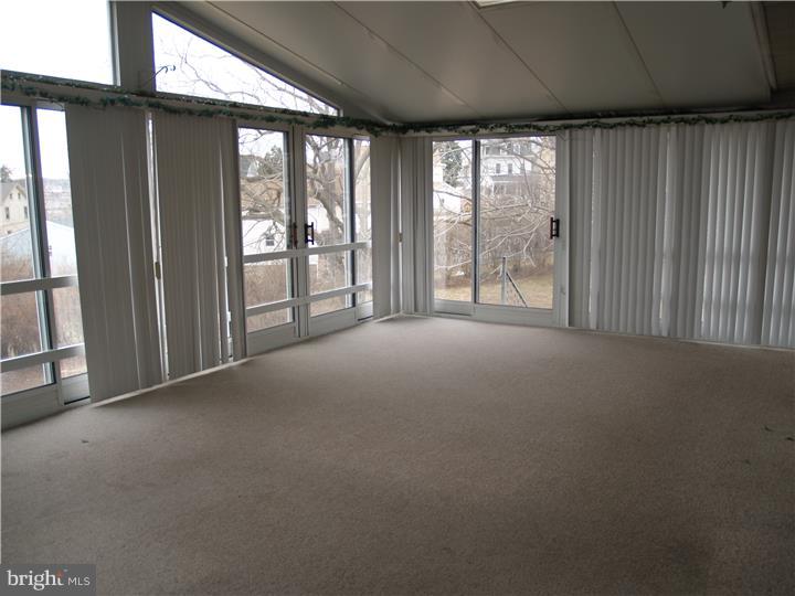 6349 Chapmans Road Allentown, PA 18106 - Photo 4 of 10 Gallery Image 4