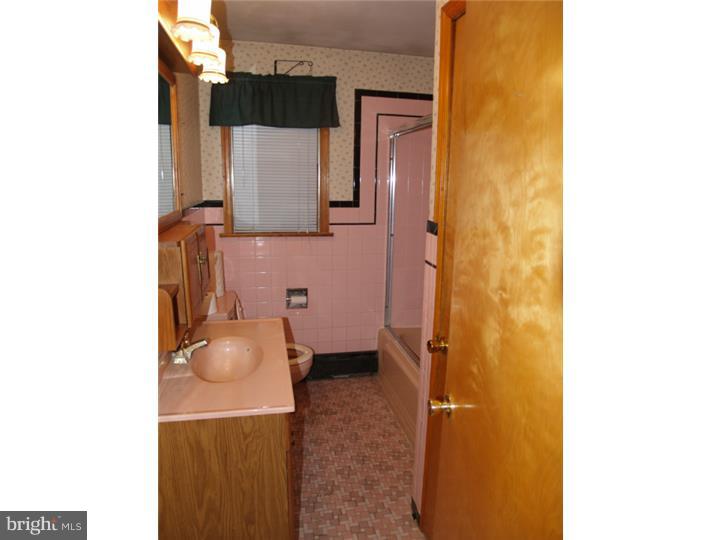 6349 Chapmans Road Allentown, PA 18106 - Photo 6 of 10 Gallery Image 6