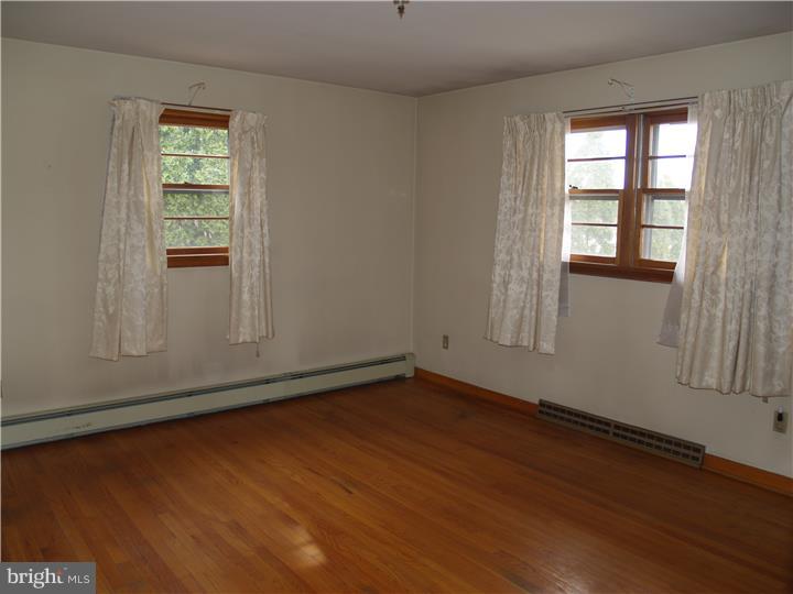6349 Chapmans Road Allentown, PA 18106 - Photo 7 of 10 Gallery Image 7