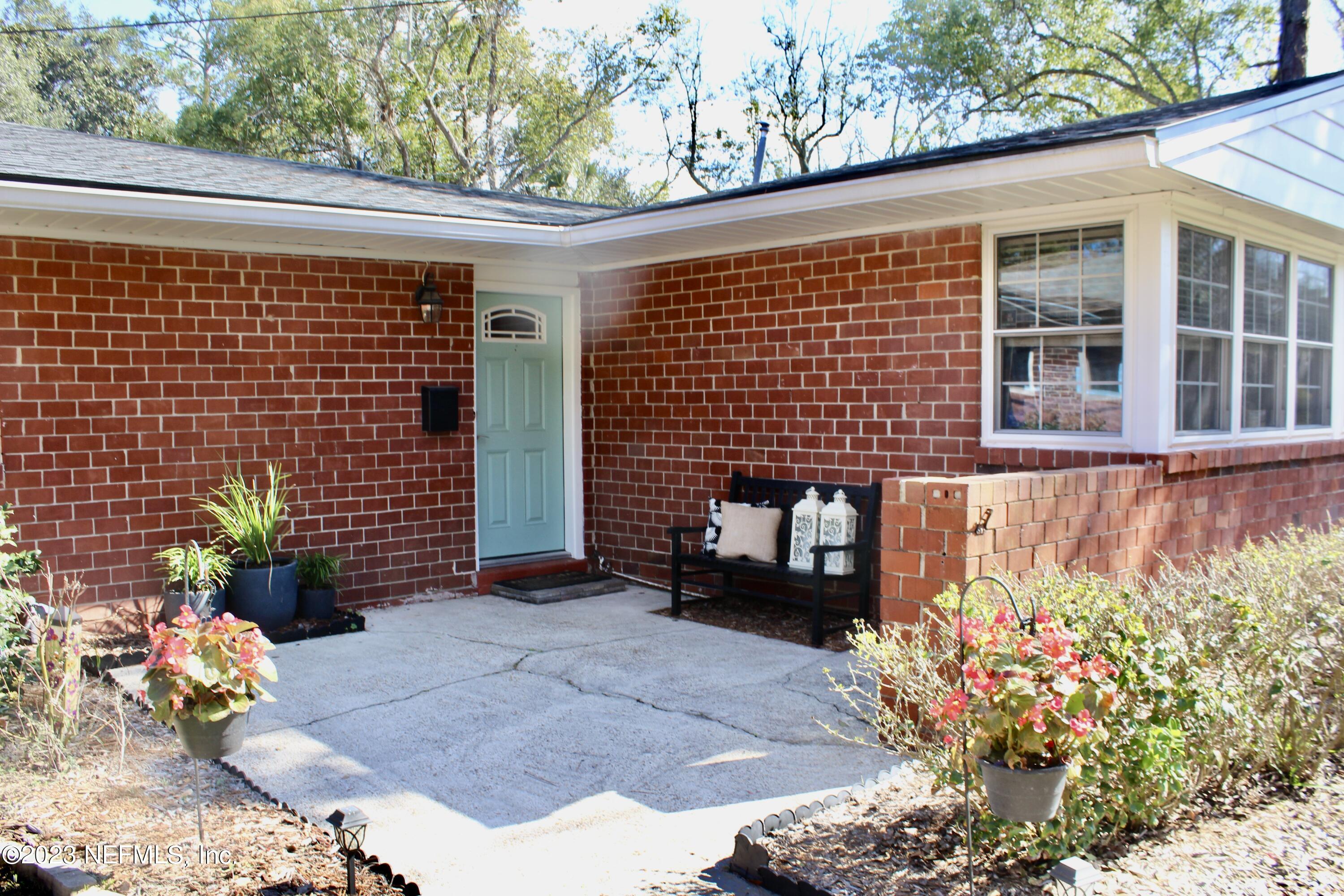 731 South Shores Road Jacksonville, FL 32207 - Photo 2 of 41 IMG_5186