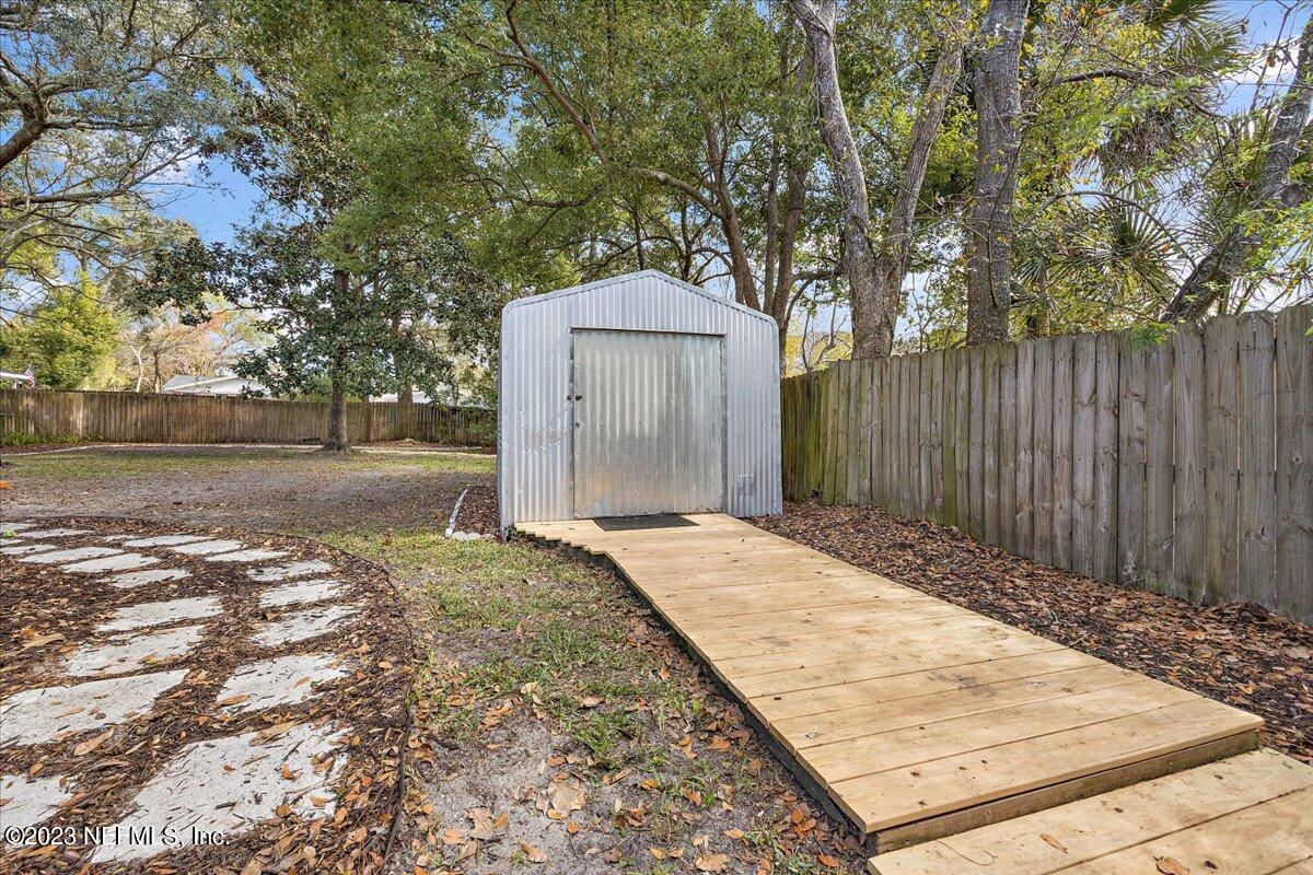 731 South Shores Road Jacksonville, FL 32207 - Photo 33 of 41 21-Storage