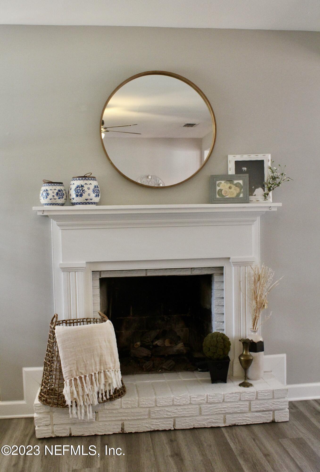 731 South Shores Road Jacksonville, FL 32207 - Photo 4 of 41 IMG_5153