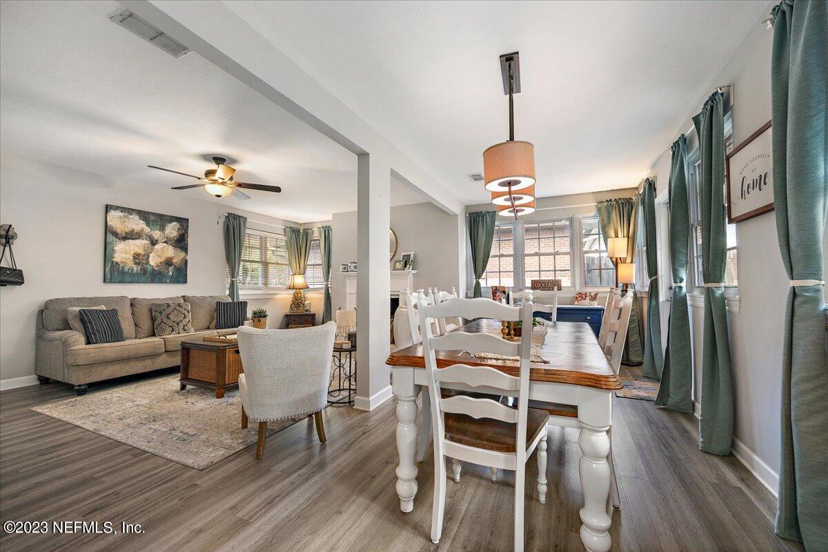 731 South Shores Road Jacksonville, FL 32207 - Photo 5 of 41 04-Dining & Living Room