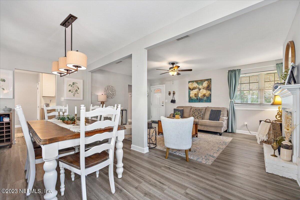 731 South Shores Road Jacksonville, FL 32207 - Photo 6 of 41 05-Dining & Living Room