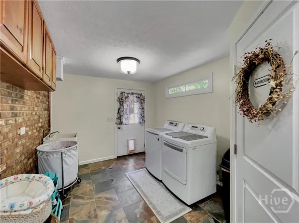 $595,000 | 298 Hudson River Drive, Commerce, GA 30530
