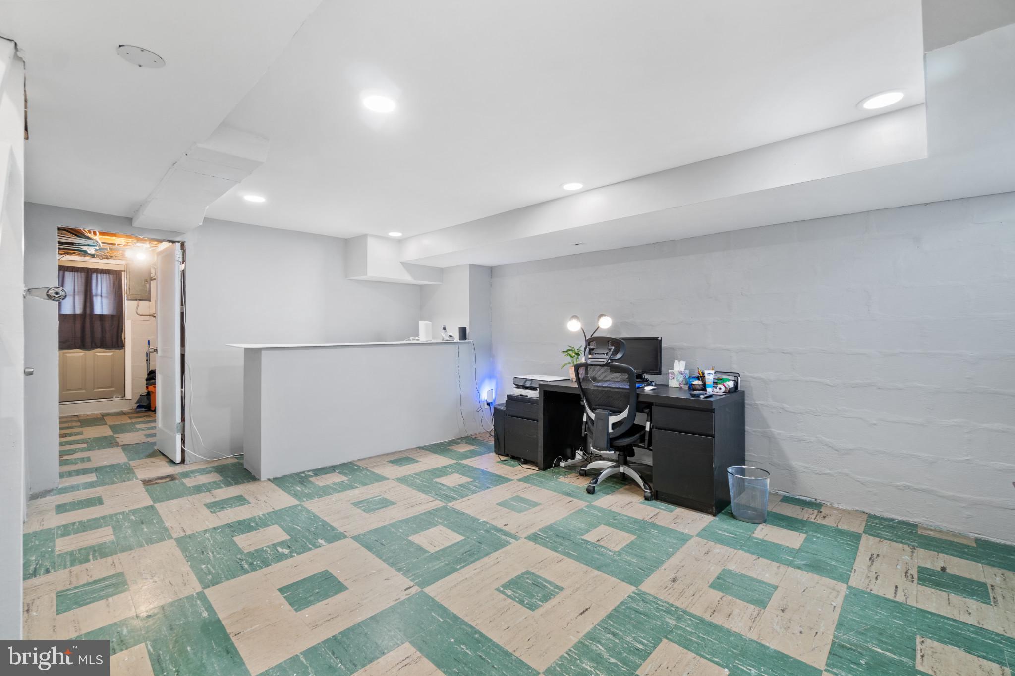 1102 Wedgewood Road Baltimore, MD 21229 - Photo 12 of 18 Spacious Basement / Home Office