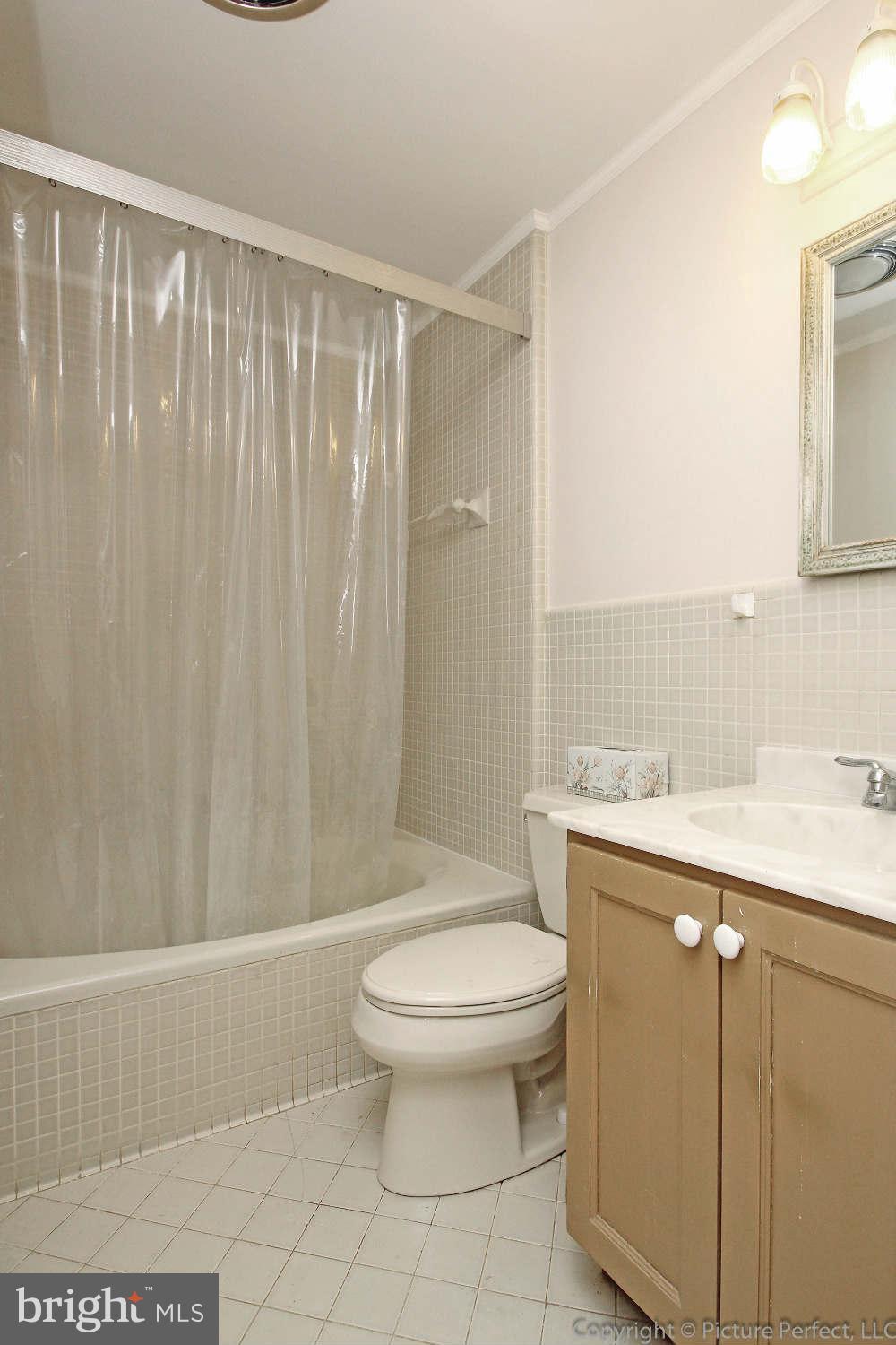 9001 Damascus Road Damascus, MD 20872 - Photo 19 of 30 1st Floor Hall Bath