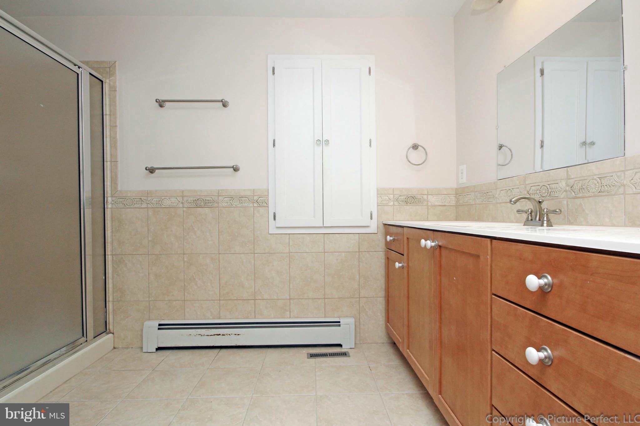 9001 Damascus Road Damascus, MD 20872 - Photo 23 of 30 Bath (Master)