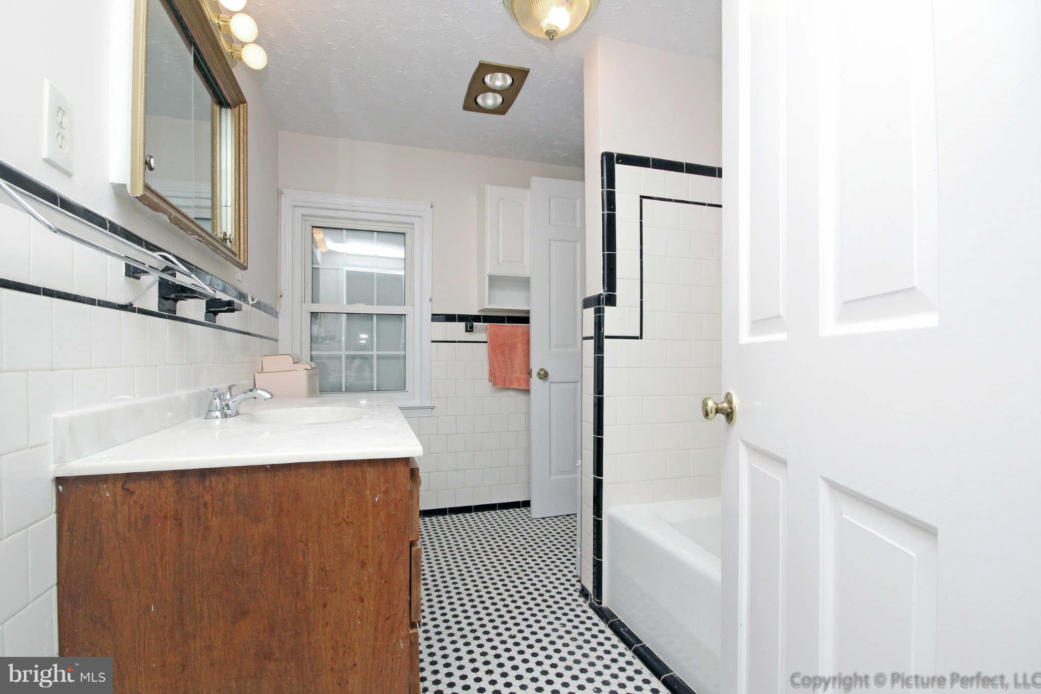 9001 Damascus Road Damascus, MD 20872 - Photo 26 of 30 2nd Floor Bath