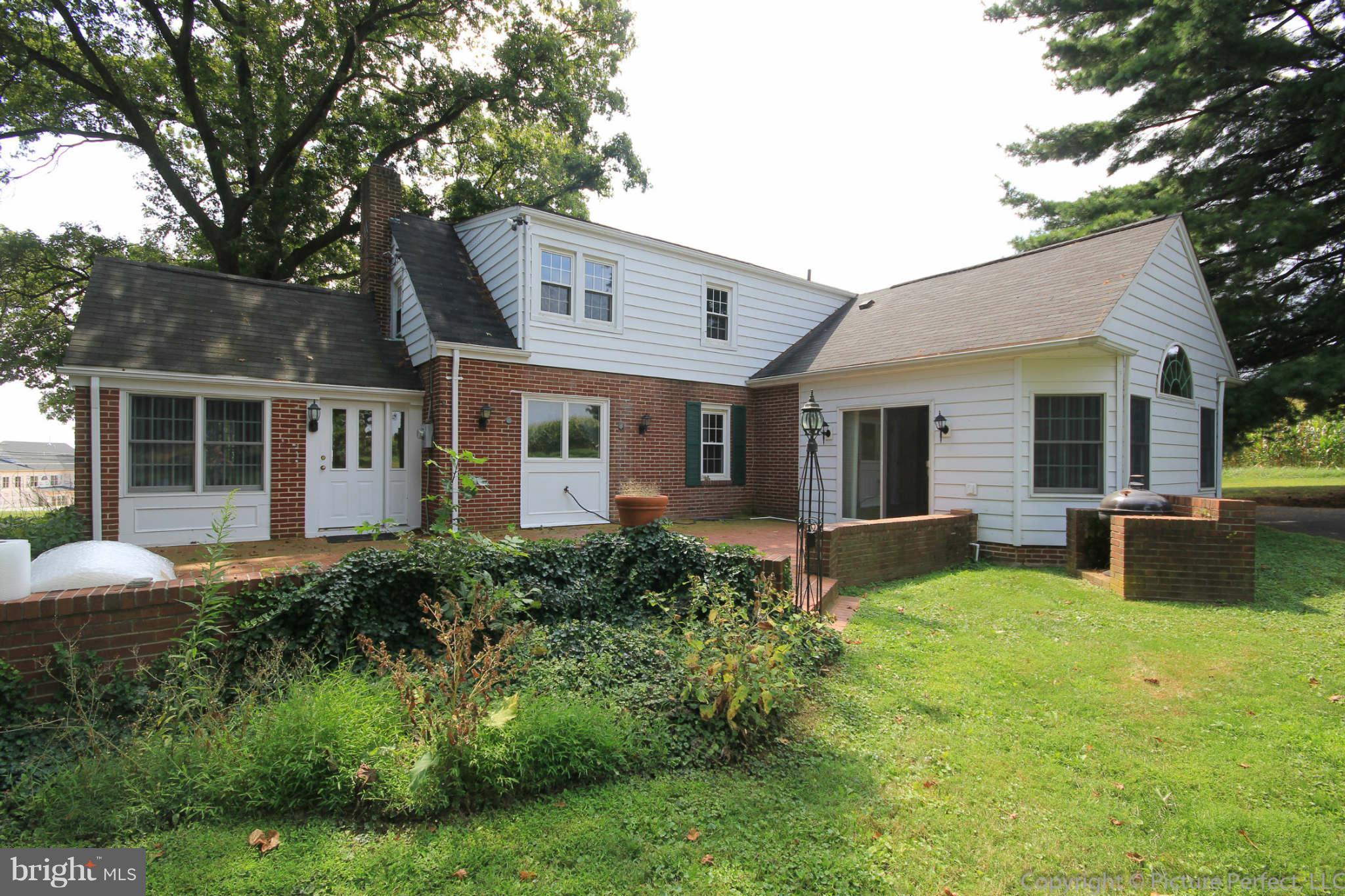 9001 Damascus Road Damascus, MD 20872 - Photo 4 of 30 Exterior (Rear)