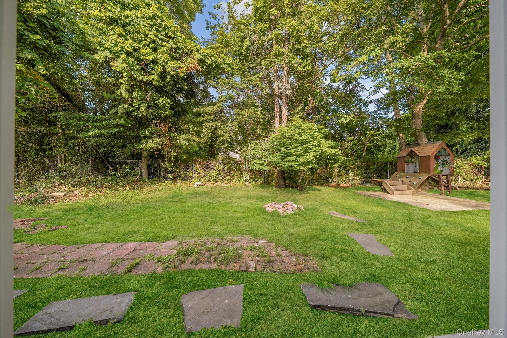 46 Barclay Road Mastic Beach, NY 11951 - Photo 26 of 31