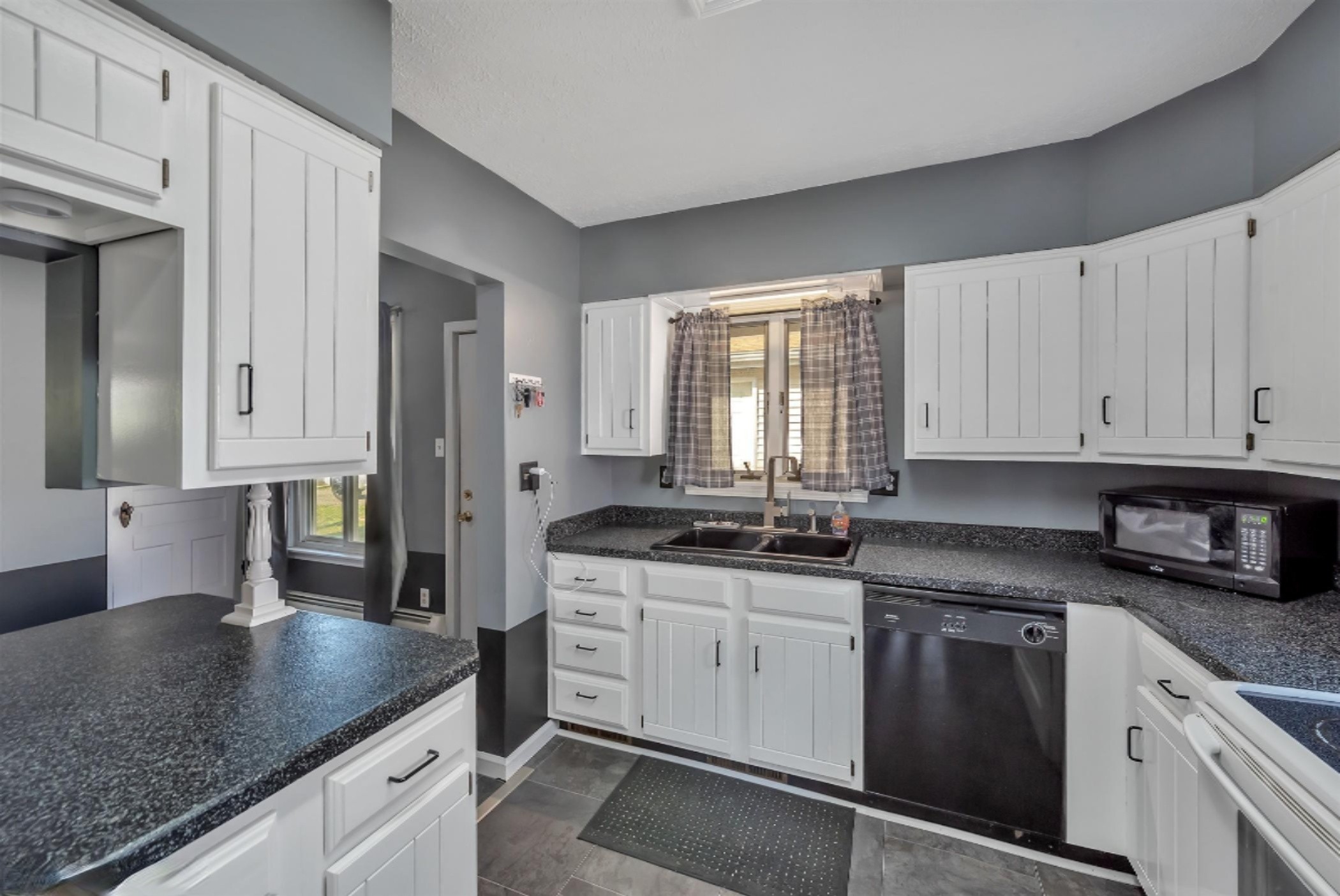 204 West May Street Belding, MI 48809 - Photo 12 of 28 14-204 W May St-windowstill-realest