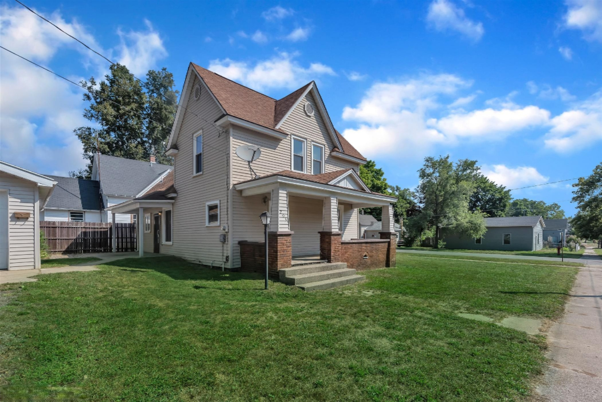 204 West May Street Belding, MI 48809 - Photo 2 of 28 02-204 W May St-windowstill-realest