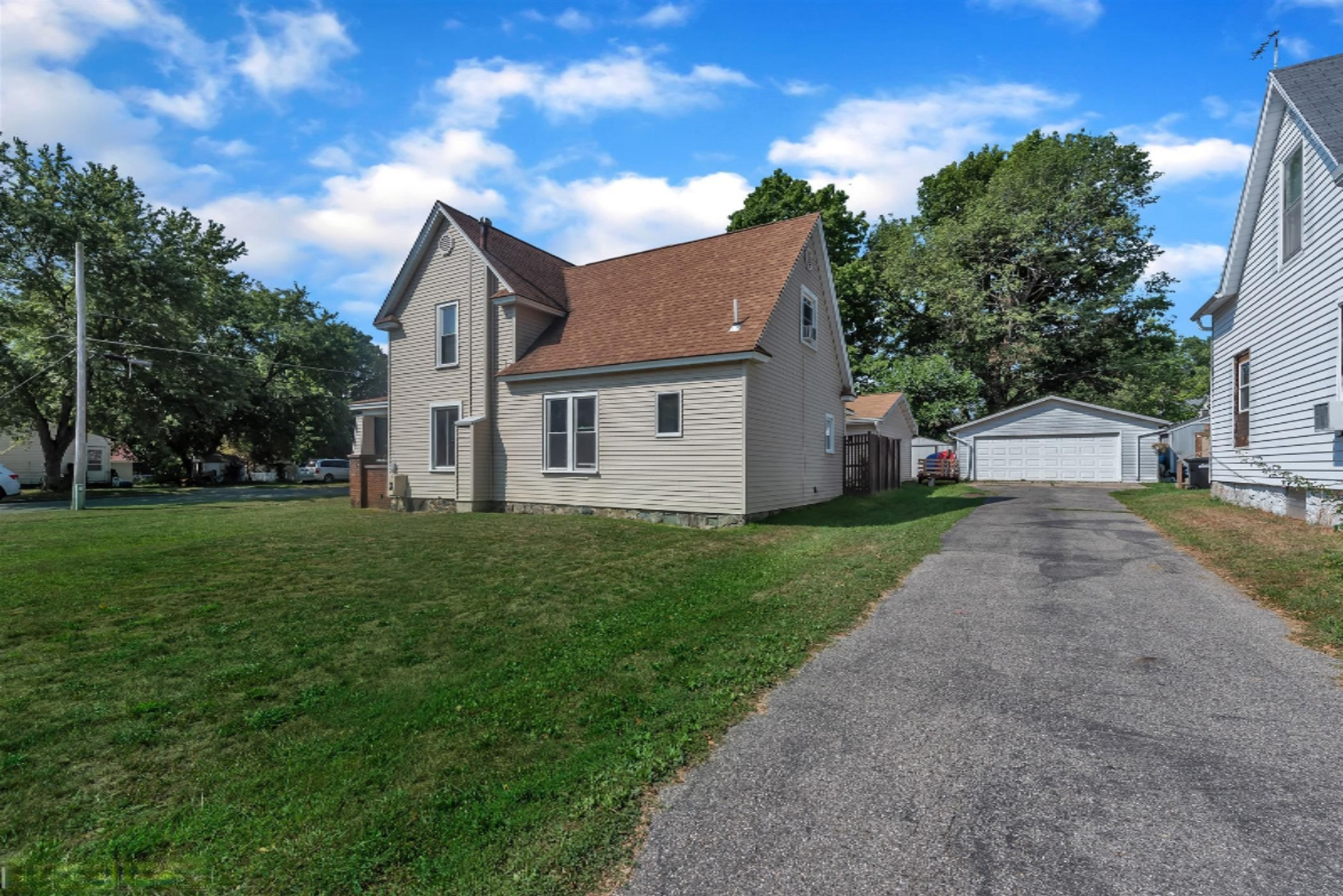 204 West May Street Belding, MI 48809 - Photo 3 of 28 27-204 W May St-windowstill-realest