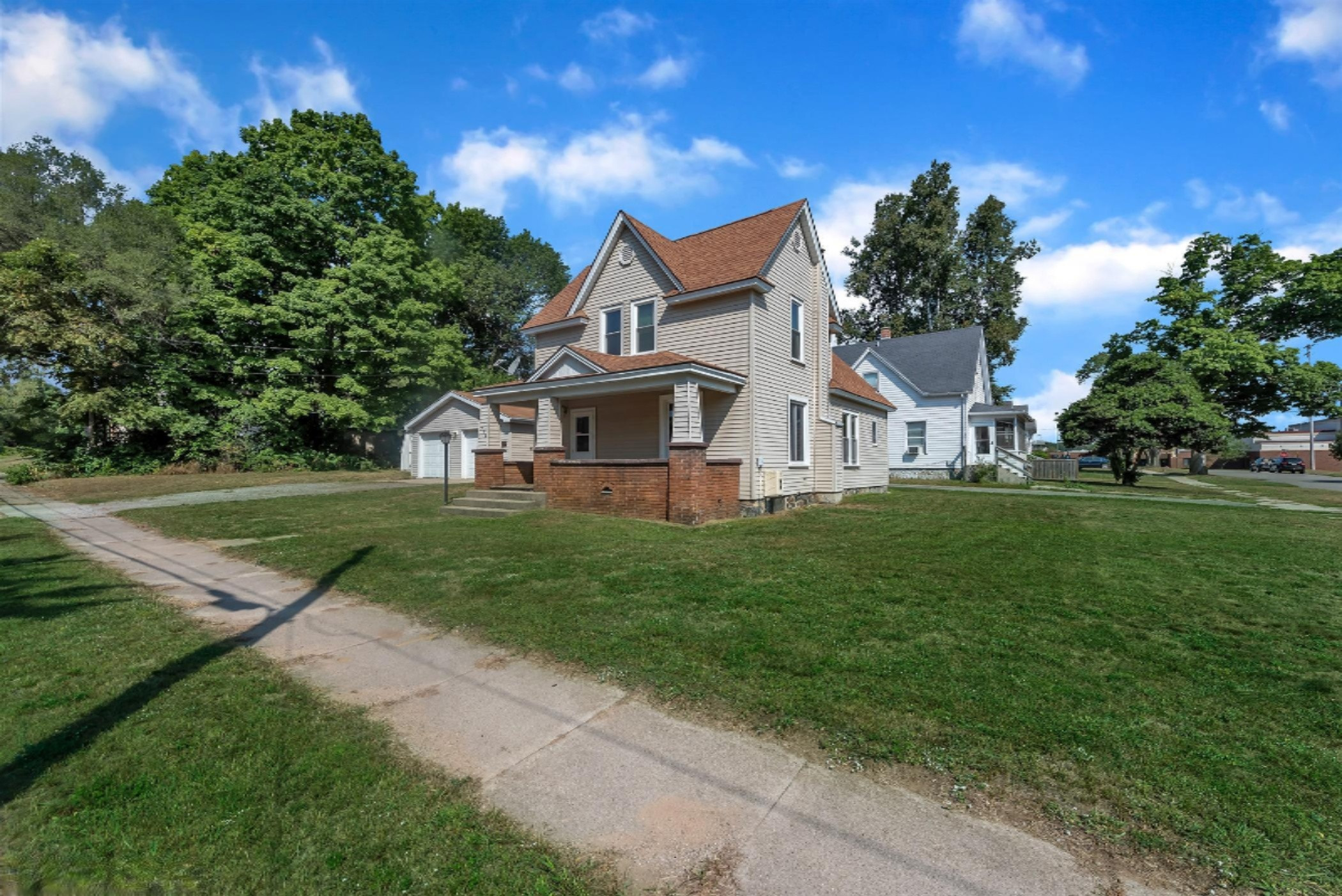 204 West May Street Belding, MI 48809 - Photo 7 of 28 04-204 W May St-windowstill-realest