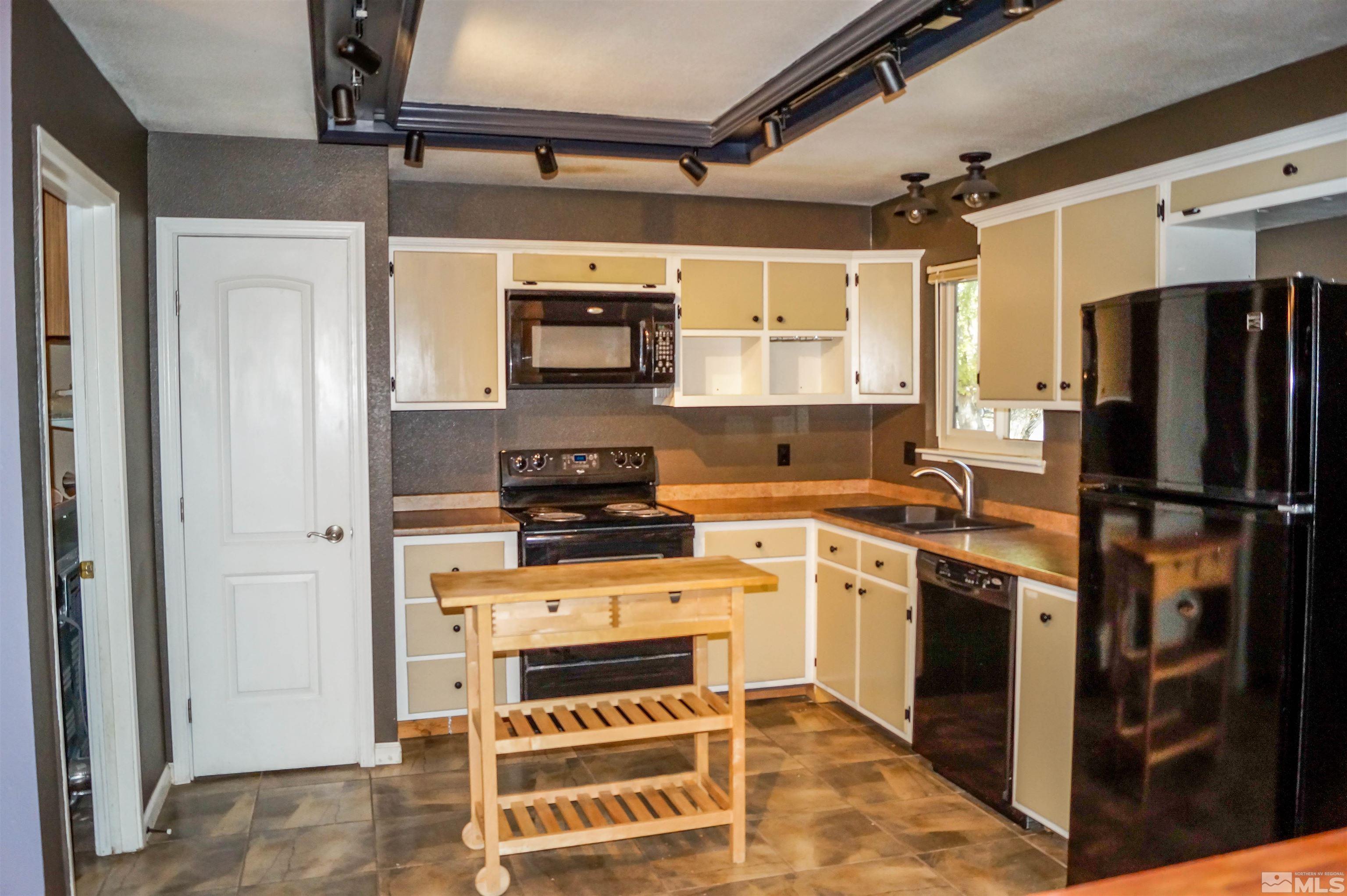 3300 Bryan Street Reno, NV 89503 - Photo 5 of 25 Photo 5