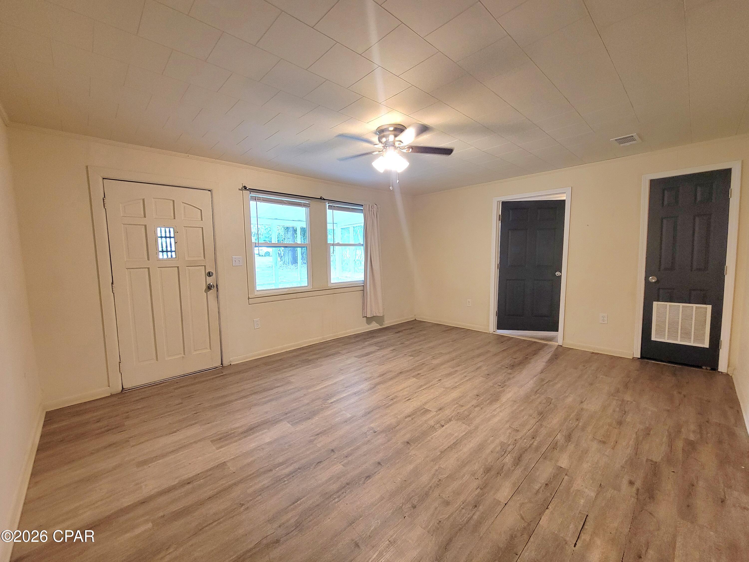 7213 Shady Grove Road Grand Ridge, FL 32442 - Photo 3 of 18