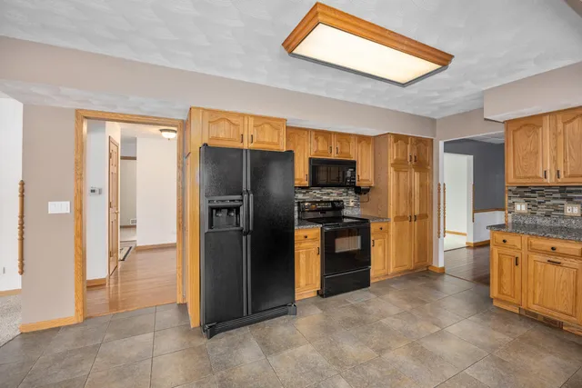 $565,000 | 6185 Willow Run Drive, Battle Creek, MI 49014